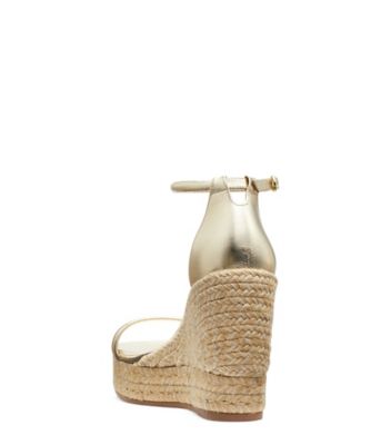 Stuart Weitzman,SANDALE ESPADRILLE À TALON COMPENSÉ NUDIST,Sandal,Cuir métallique texturé,Or platino