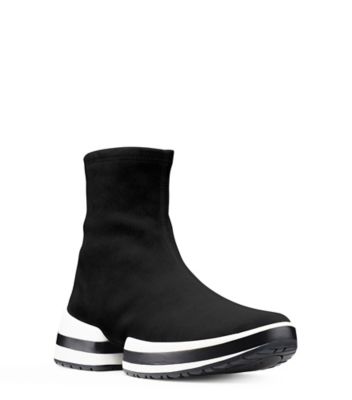 Stuart Weitzman,SW-612 BOOTIE,