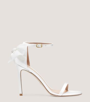 Stuart Weitzman,Sandale Nudistsong avec boucle en maille,Sandal,Satin,Dîner De Répétition,Cérémonie De Mariage,Blanc/Crème,Front View