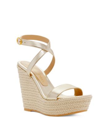 Stuart Weitzman,Sandale à talon compensé et plateforme Alex,Sandal,Cuir métallique liquide,Or platino,Side View