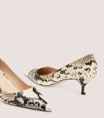 Stuart Weitzman,Escarpin à talon bobine Stuart,Pump,Cuir embossé à imprimé boa,Crème et avoine