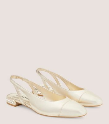 Stuart Weitzman,Soulier à bride arrière avec cristaux,Flat,Cuir métallique liquide,Or pâle,Angle View