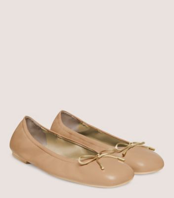 Stuart Weitzman,BARDOT BOW FLAT,Flat,Lacquered Nappa Leather,Adobe Beige,Angle View