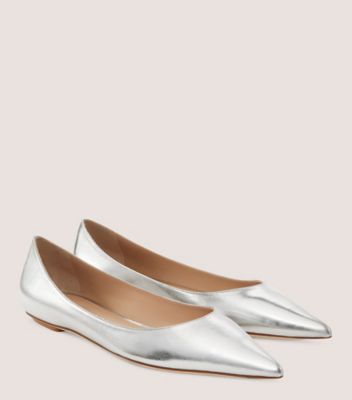 Stuart Weitzman,SOULIER PLAT EMILIA,Flat,Cuir métallique à grain écrasé,Argent,Angle View