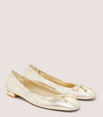 Stuart Weitzman,BALLERINE BRIA,Flat,Cuir métallique liquide,Or pâle,Angle View