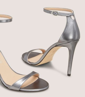 Stuart Weitzman,SANDALE NUDIST II 100,Sandal,Cuir métallique liquide,Gris froid,Detailed View