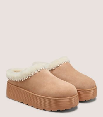 Stuart Weitzman,MULE À PLATEFORME ET À PERLES NELLIE,Flat,Suède sport et rason souple,Chameau et crème,Angle View