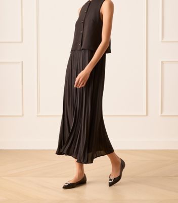 Stuart Weitzman,JUNE FLAT,Black,Shoe on tall model